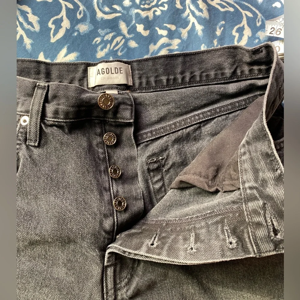 Agolde Black Distressed High-Rise Denim Shorts - Picture 3 of 10